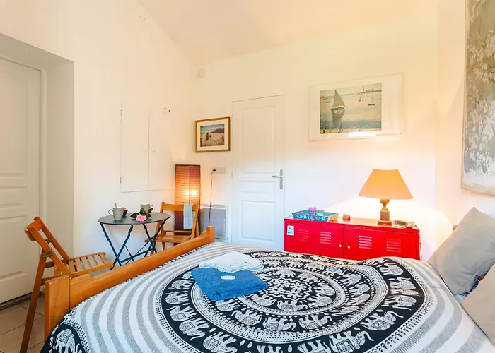 Independante Dans Maison Alojamento de Acomodação e Pequeno-almoço 3*