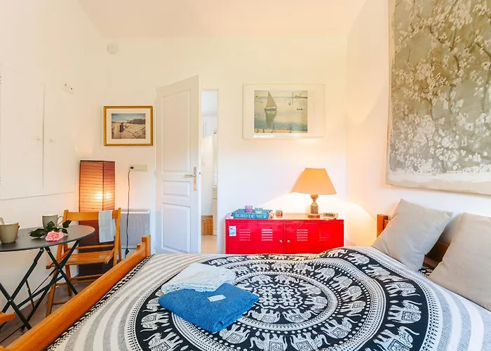 Alojamento de Acomodação e Pequeno-almoço Independante Dans Maison 3*