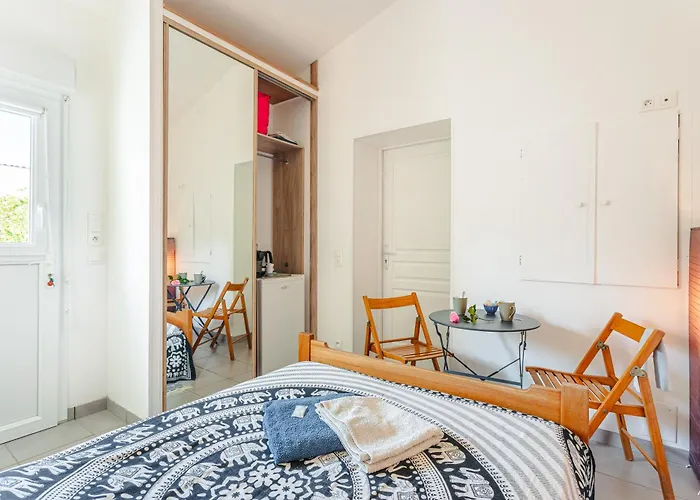 Independante Dans Maison Alojamento de Acomodação e Pequeno-almoço Le Château-dʼOléron