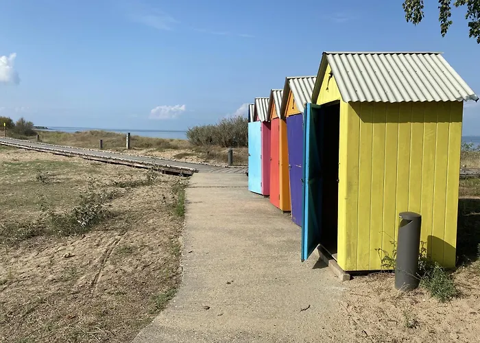 Alojamento de Acomodação e Pequeno-almoço Independante Dans Maison Le Château-dʼOléron