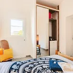 Independante Dans Maison Bed & Breakfast 3*