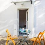 Independante Dans Maison Bed & Breakfast 3*