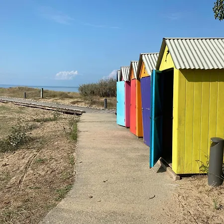 Bed & Breakfast Independante Dans Maison Le Chateau-d'Oleron